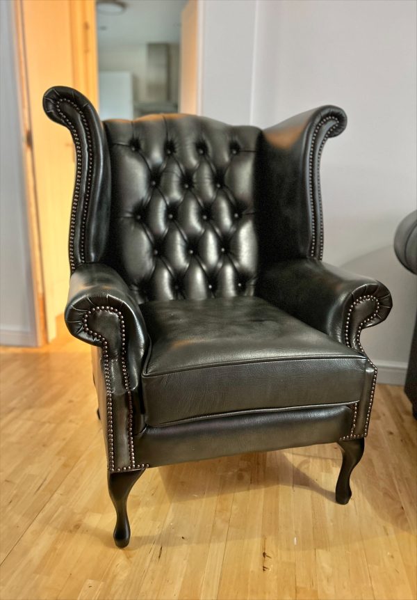 black rub wing back scaled