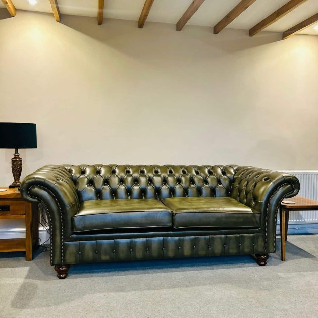 Chesterfield Belmont: Three-seater Leather Sofa