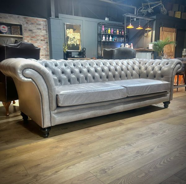 Chesterfield Belmont Sofa: Four-seater Leather Sofa