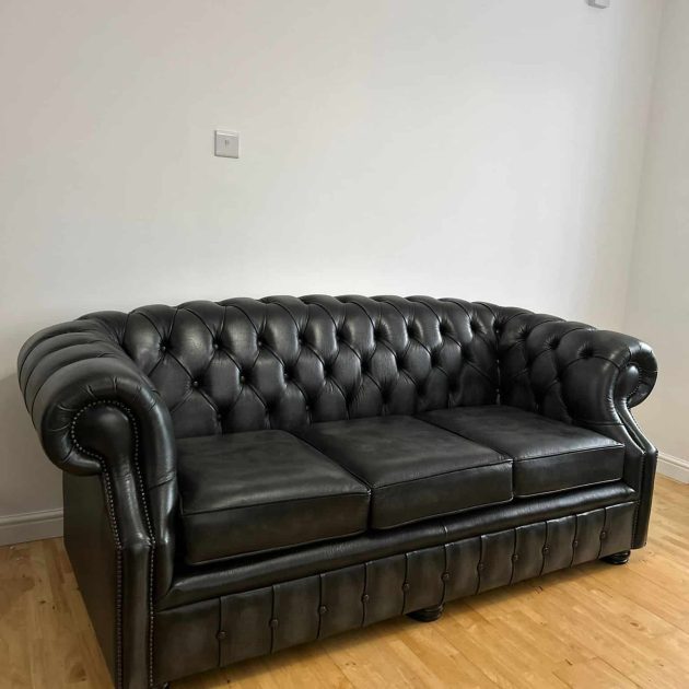 d 3 seater